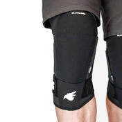 BLUEGRASS 3Straps knee guards Черный