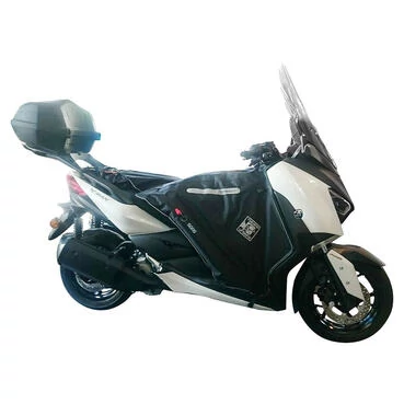 TUCANO URBANO Termoscud® Yamaha XMAX 17 apron Черный