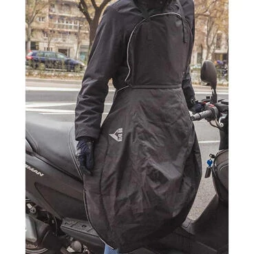 BY CITY 7000011 apron Черный